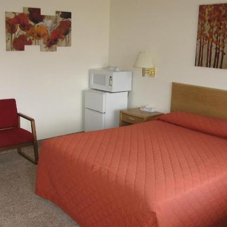 Little Bear Motel Грин-Ривер Экстерьер фото