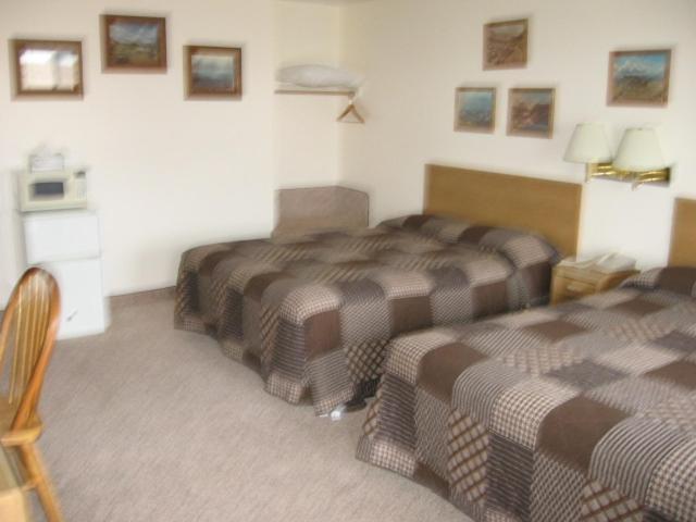 Little Bear Motel Грин-Ривер Экстерьер фото